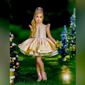 Dollcake Gleam light gold dress never worn. 4T